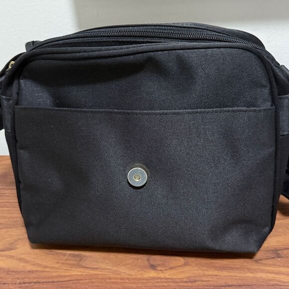 Carlos Falchi Sport Black Nylon Messenger Bag With Adjustable Strap/Gold Logo. - Picture 5 of 8
